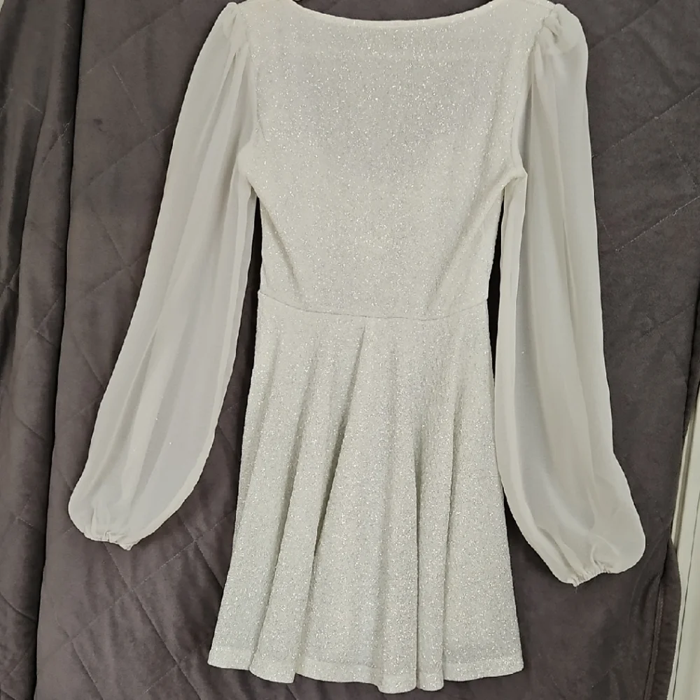 Windsor Sparkling White Long Sleeve Dress - Picture 6 of 6